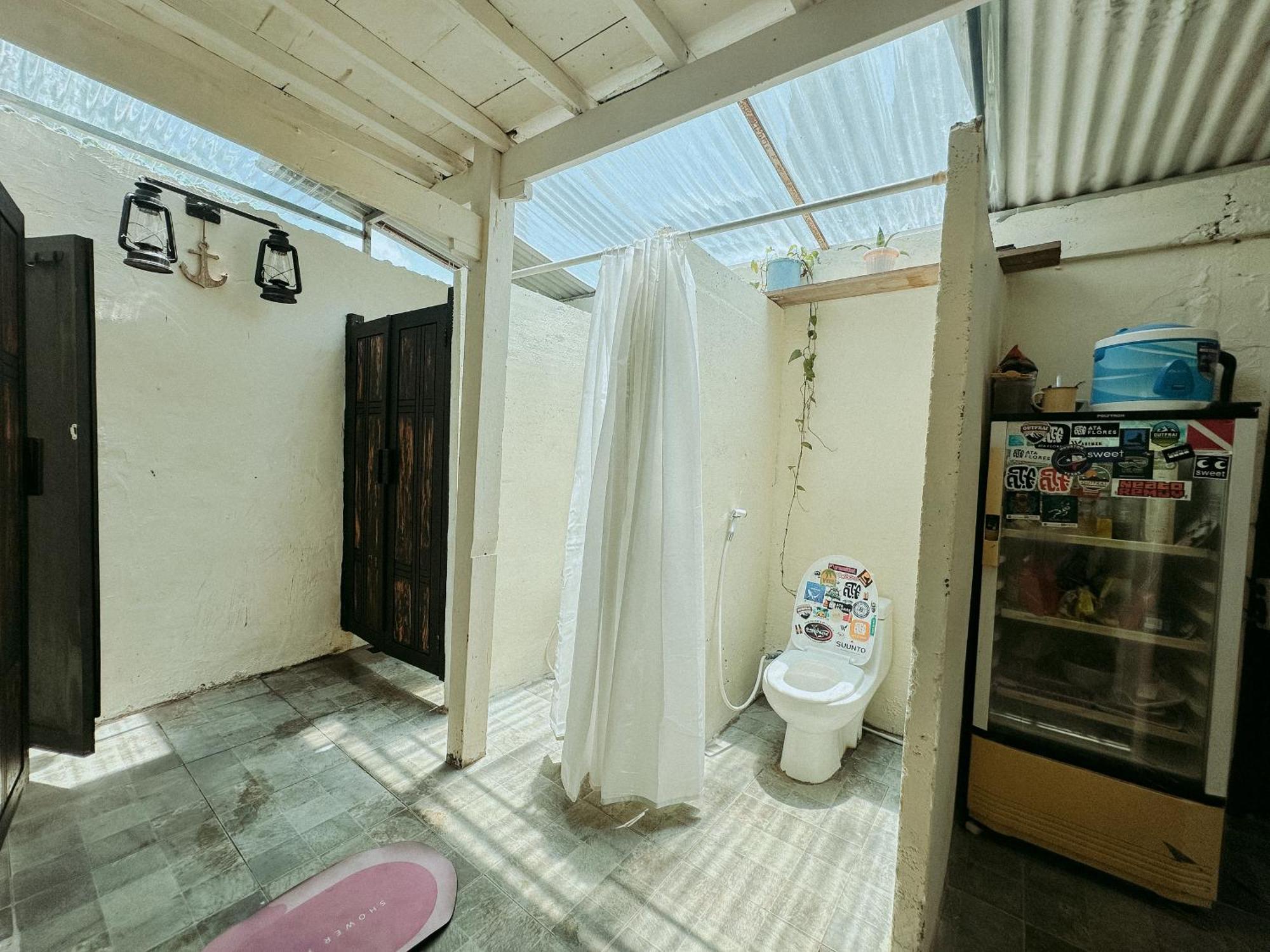 Ataflores House Labuan Bajo Exterior foto